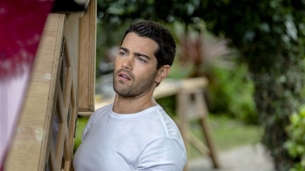 Jesse Metcalfe in Chesapeake Shores - Season 1