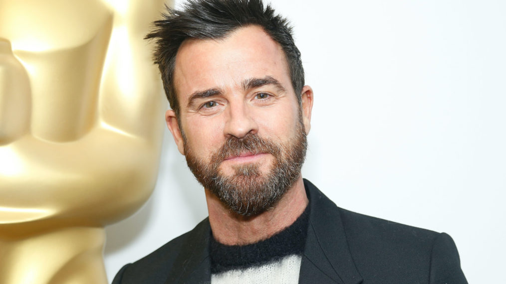 Six pieds sous Justin Theroux