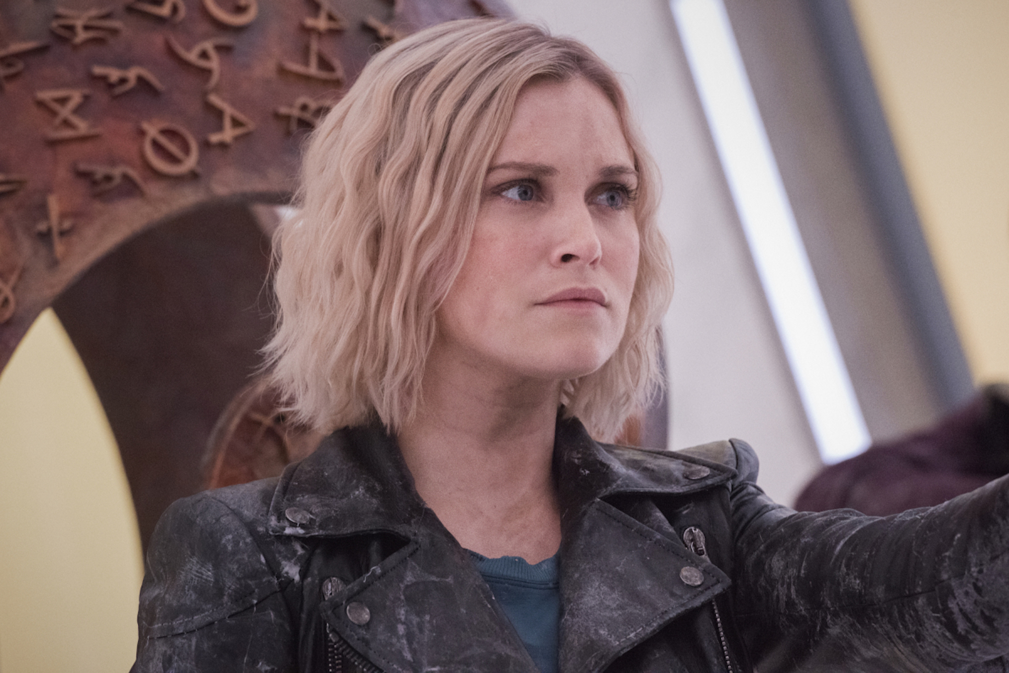 the 100 season 7 episode 10 a little sacrifice clarke eliza taylor