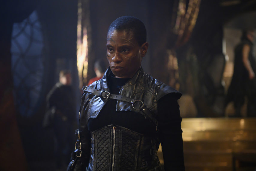 the 100 saison 7 episode 12 the stranger adina porter indra