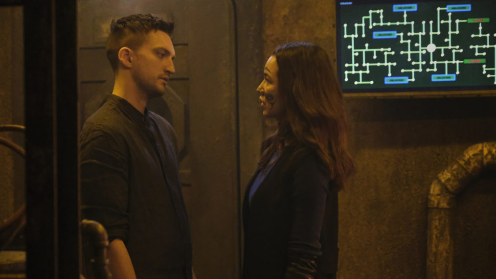 Richard Harmon as Murphy and Luisa D'Oliveira as Emori in The 100 - Season 7, Episode 12 - 'The Stranger'