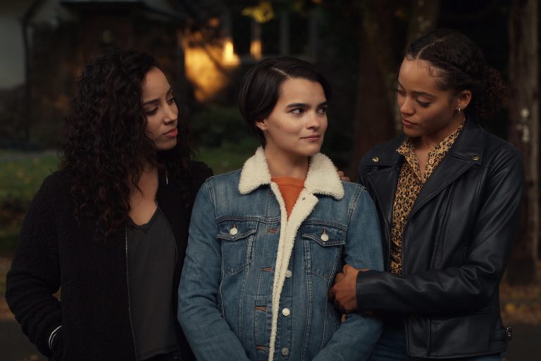 Elodie, Moe & Tabitha Are Up to Their Usual Tricks in 'Trinkets' Season