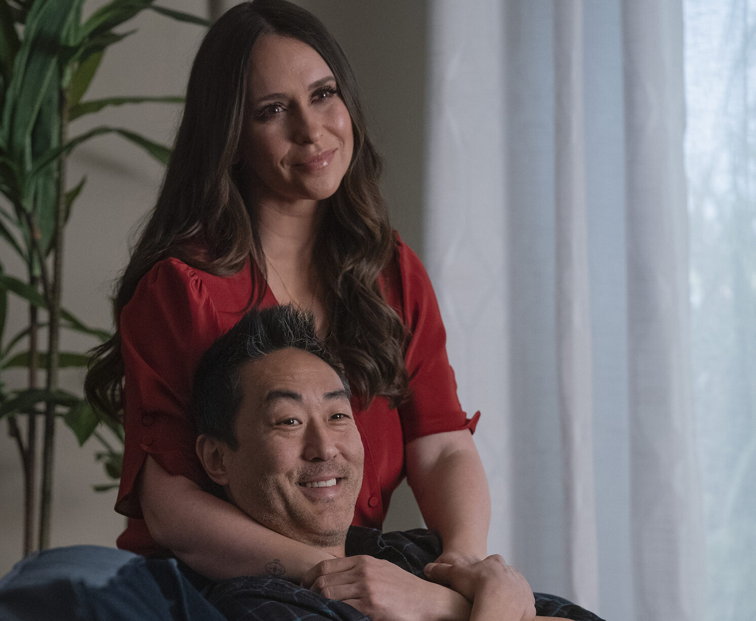 Kenneth Choi and Jennifer Love Hewitt in 911 - Season 3 as Chimney and Maddie