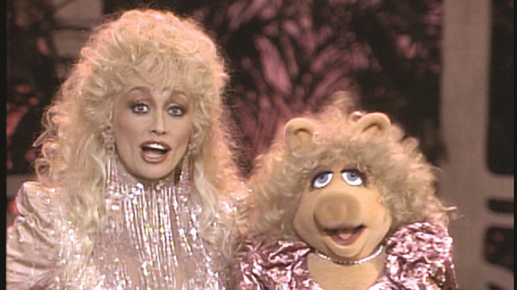 #See Dolly Parton & Miss Piggy’s Never-Before-Released Duet to ‘I’m a Hog For You Baby’ (VIDEO)
