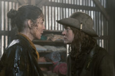 Jenna Elfman as June, Colby Minifie as Virginia - Fear the Walking Dead - Season 6