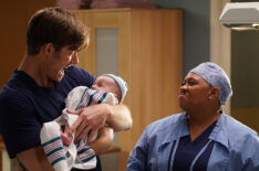 Chris Carmack and Chandra Wilson in Grey's Anatomy - 'Put on a Happy Face'