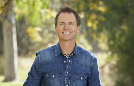 the amazing race phil keoghan