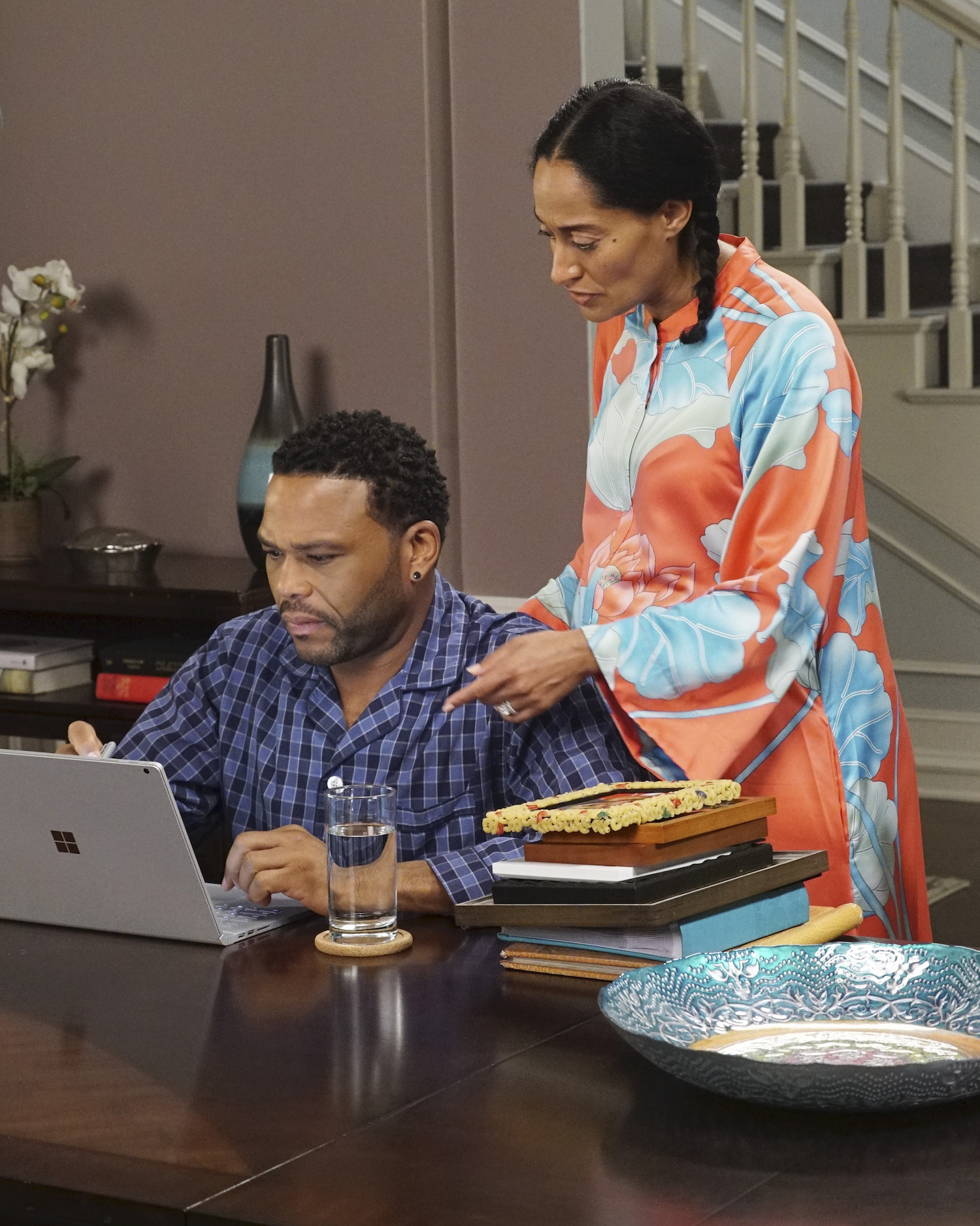 Anthony Anderson and Tracee Ellis Ross black-ish Dre Bow