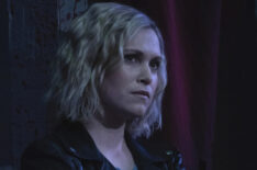 Eliza Taylor as Clarke in The 100 - Season 7, Episode 15