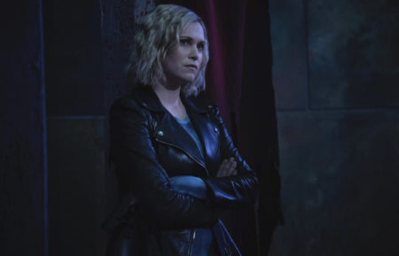 Eliza Taylor as Clarke in The 100 - Season 7, Episode 15