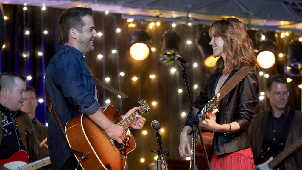 Jessy Schram, Niall Matter & Lucas Bryant Perform in 'Country at Heart'  (VIDEO)