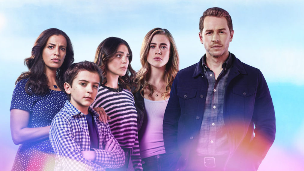 Athena Karkanis as Grace Stone, Jack Messina as Cal Stone, Luna Blaise as Olive Stone, Melissa Roxburgh as Michaela Stone, Josh Dallas as Ben Stone in Manifest - Season 2 Cast Photo