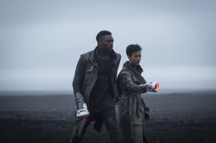 David Ajala and Sonequa Martin-Green in Star Trek Discovery