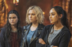 Lola Flanery as Madi, Eliza Taylor as Clarke, Lindsey Morgan as Raven in The 100 - 'Blood Giant'