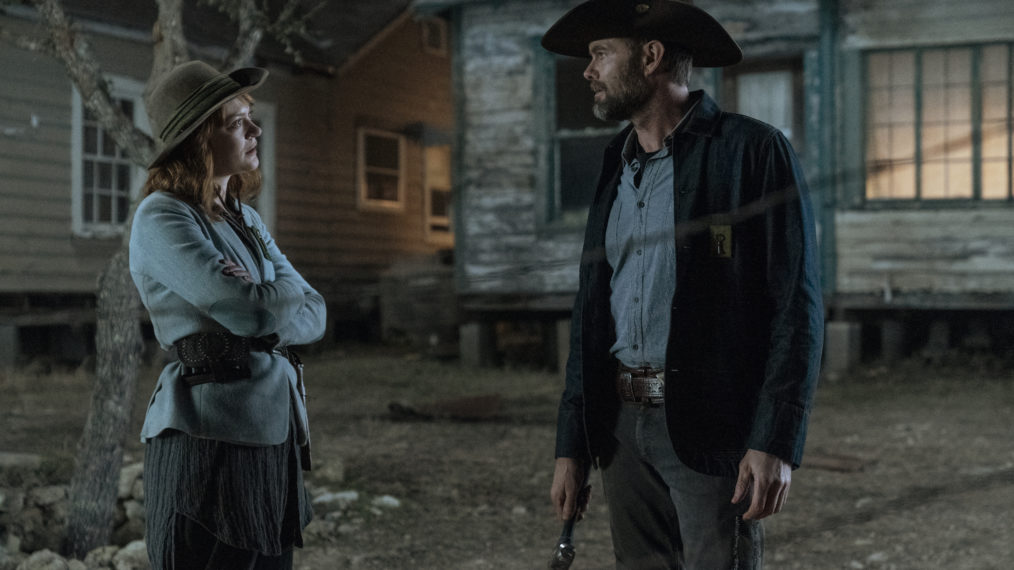 Garret Dillahunt as John Dorie, Colby Minifie as Virginia - Fear the Walking Dead - Season 6, Episode 4