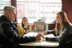 NCIS - Mark Harmon as Leroy Jethro Gibbs, Sam Schuder as Kelly Gibbs, and Darby Stanchfield as Shannon Gibbs - 'Life Before His Eyes'