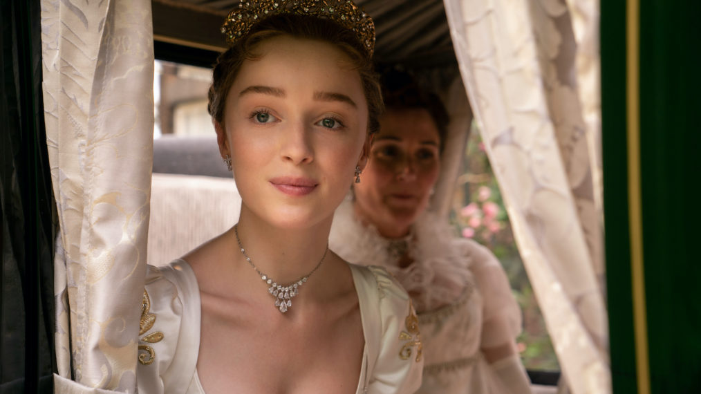 Phoebe Dynevor as Daphne Bridgerton in a carriage with Ruth Gemmell as Lady Violet Bridgerton