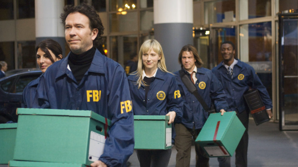 Gina Bellman, Timothy Hutton, Beth Riesgraf, Christian Kane, Aldis Hodge in Leverage - Season 1 Episode 1 - 'The Nigerian Job'