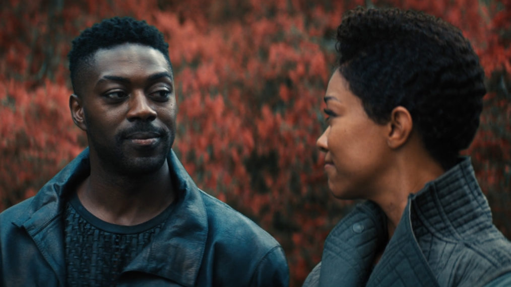 Sonequa Martin-Green and David Ajala in Star Trek Discovery - Season 3, Episode 1