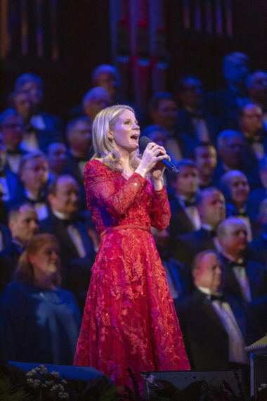 Christmas Tabernacle Choir Kelli O'Hara