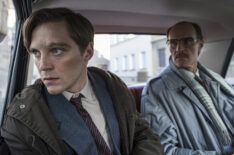 Martin (Jonas Nay), Fritz (Niels Bormann) - Deutschland 89 - Season 3, Episode 1