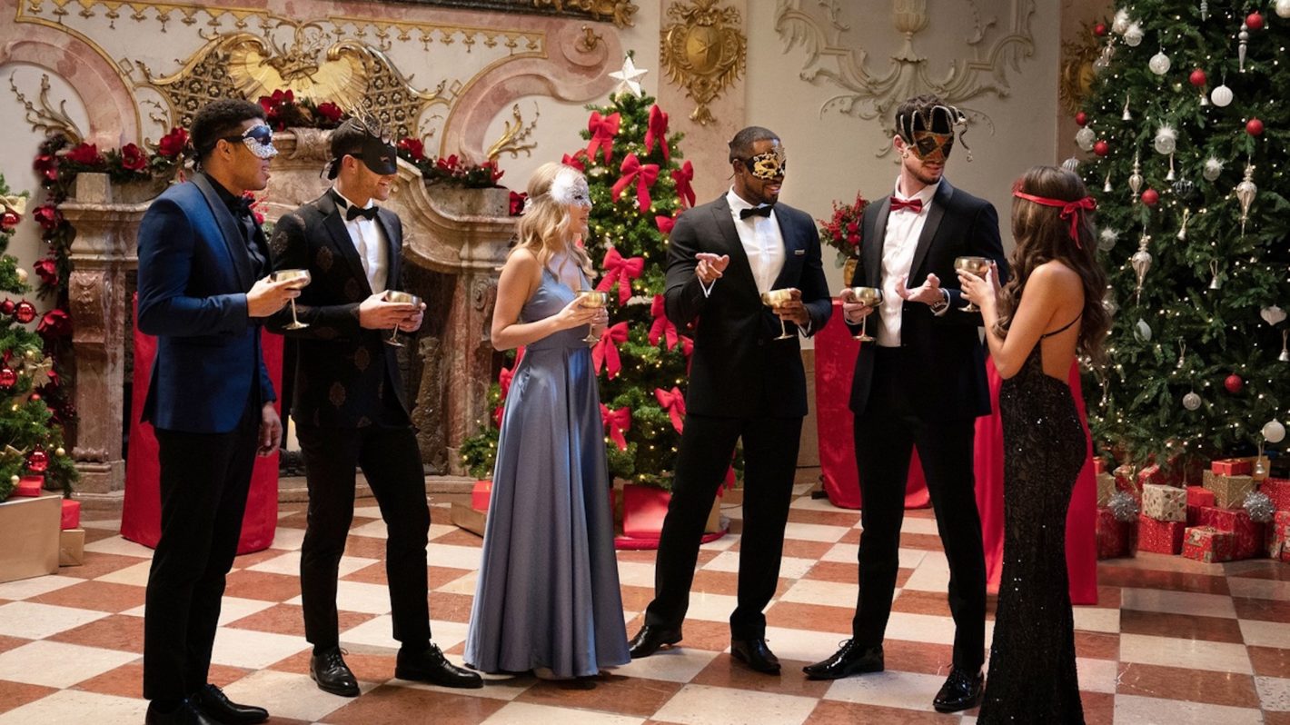 '12 Dates of Christmas' Showrunner Sam Dean on Expecting 'the
