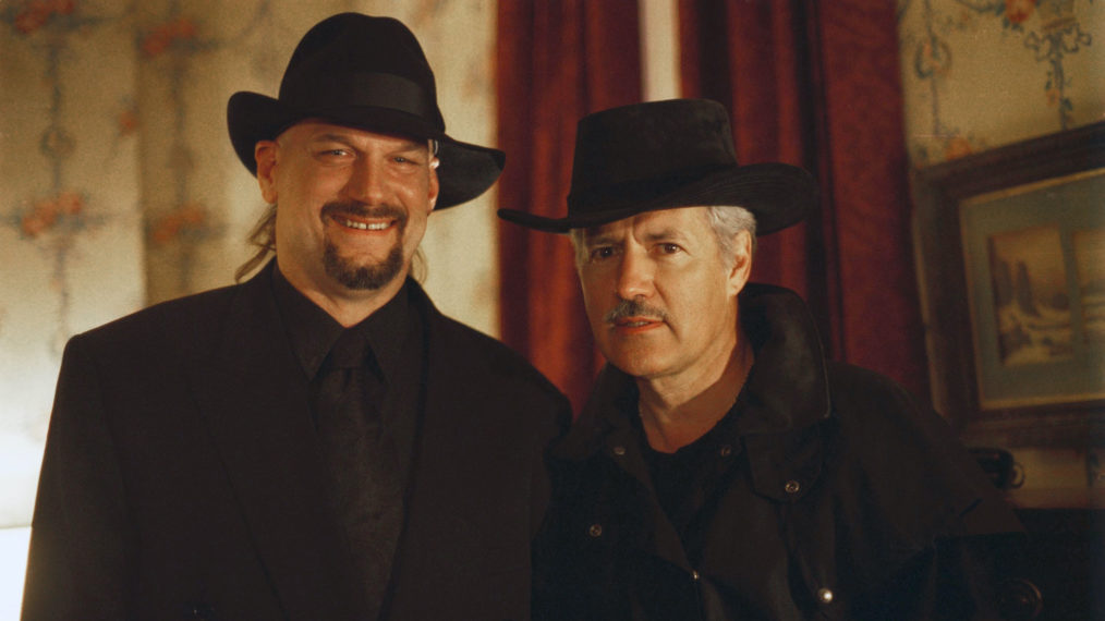 Alex Trebek and Jesse Ventura in The X-Files - 'Jose Chung's from Outer Space'