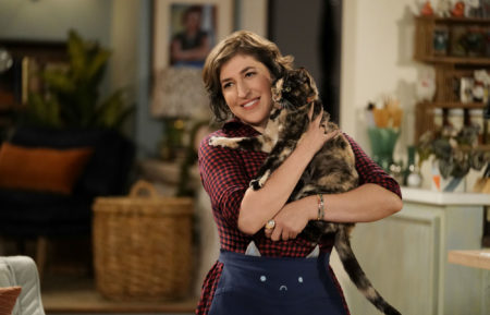 Call Me Kat, Mayim Bialik