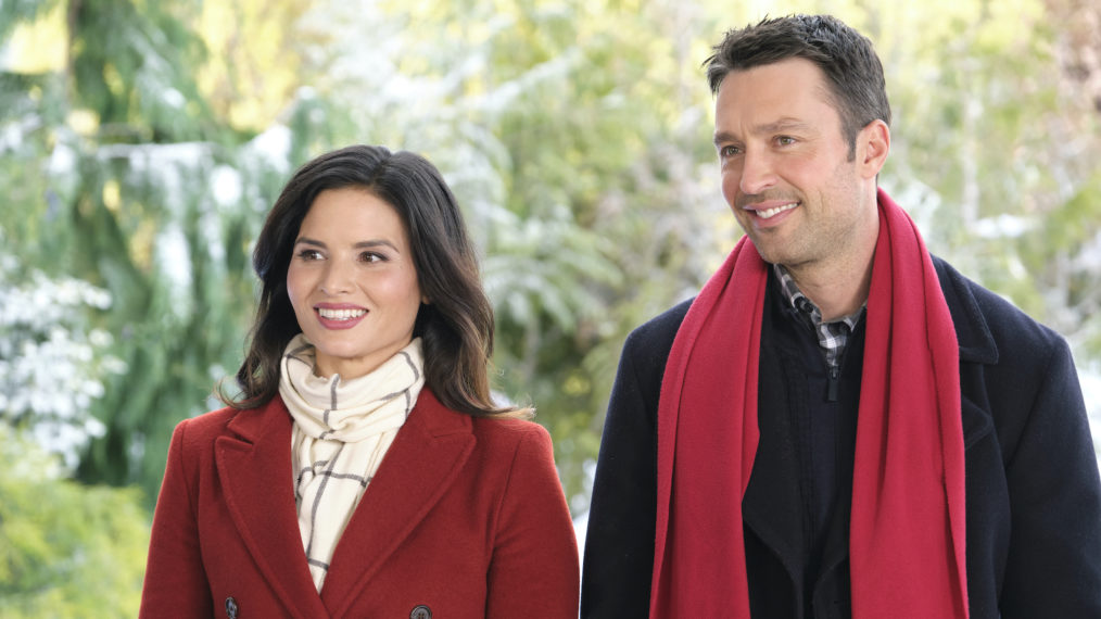 Christmas With the Darlings Hallmark Channel Katrina Law Carlo Marks