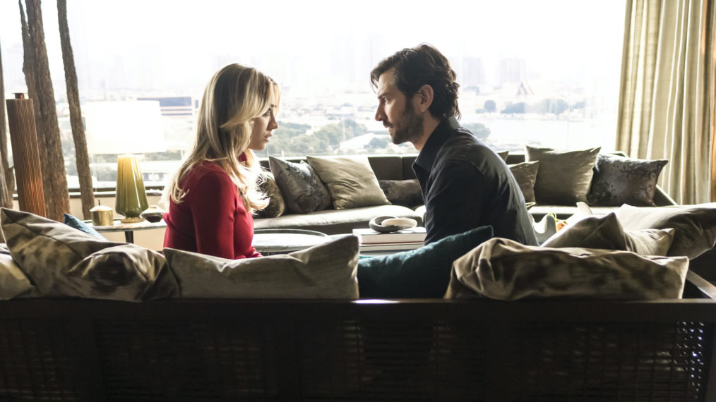 Kaley Cuoco as Cassie and Michiel Huisman as Alex in The Flight Attendant