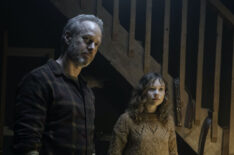 Raphael Sbarge as Ed and Zoe Colletti as Dakota in Fear the Walking Dead - Season 6, Episode 7