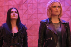 Marie Avgeropoulos as Octavia and Eliza Taylor as Clarke in The 100 series finale