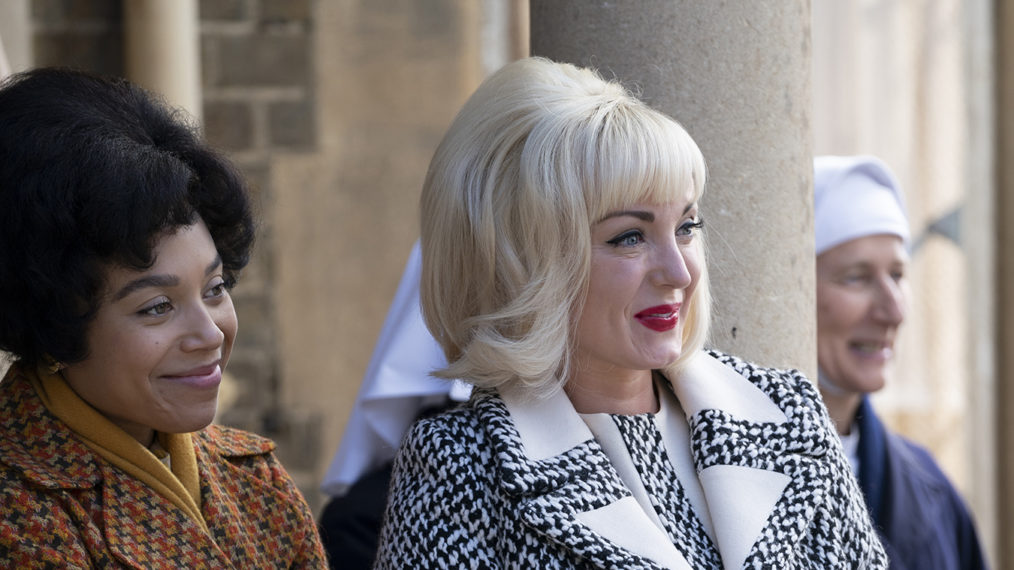 Leonie Elliott and Helen George in Call the Midwife