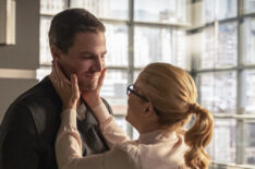 Arrow - Stephen Amell as Oliver Queen/Green Arrow and Emily Bett Rickards as Felicity Smoak - 'Fadeout'