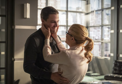 Arrow - Stephen Amell as Oliver Queen/Green Arrow and Emily Bett Rickards as Felicity Smoak - 'Fadeout'
