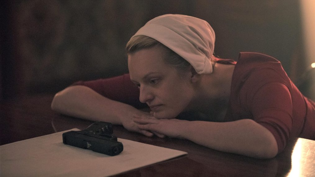 the handmaid's tale season 3 elisabeth moss