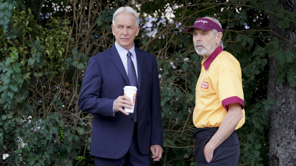 Mark Harmon as Gibbs and Joe Spano as Fornell in NCIS - Season 18, Episode 3