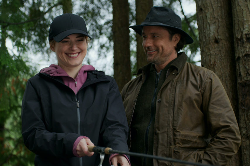 Alexandra Breckenridge Martin Henderson Vigin River Season 2 Mel Jack