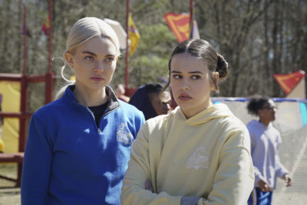 Jenny Boyd as Lizzie Saltzman and Kaylee Bryant as Josie Saltzman in Legacies