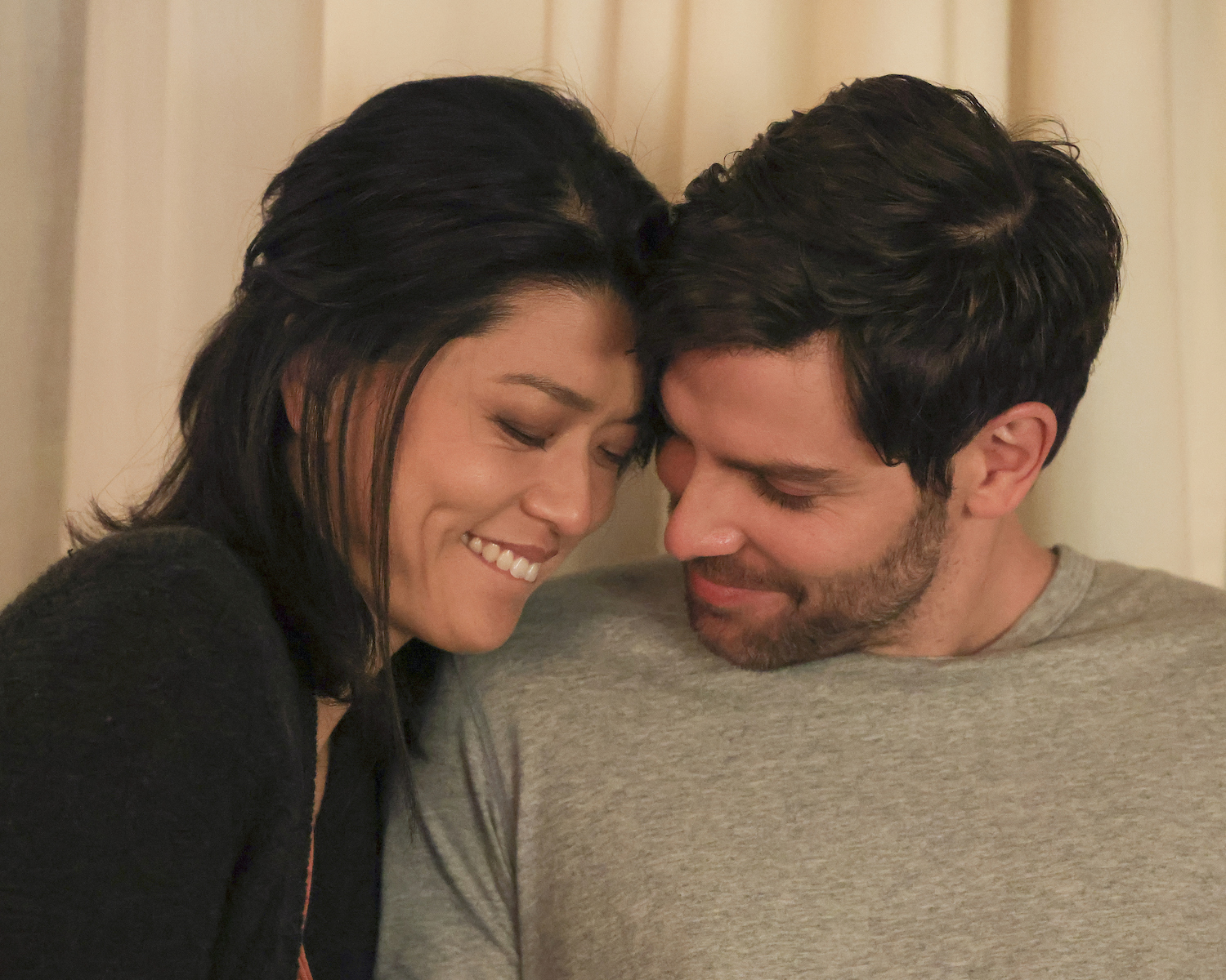 Grace Park as Katherine and David Giuntoli as Eddie in A Million Little Things Season 3