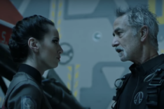 Cara Gee as Camina Drummer and David Strathairn as Klaes Ashford in The Expanse