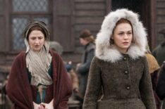 Outlander Season 4 - Caitlin O'Ryan and Sophie Skelton as Lizzy and Brianna