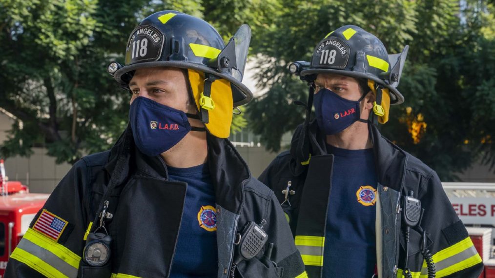 9-1-1 - Oliver Stark and Ryan Guzman in masks