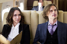 Criminal Minds - Jennifer Love Hewitt as Kate Callahan and Matthew Gray Gubler as Spencer Reid in a jet