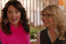Katherine Heigl as Tully and Sarah Chalke as Kate in Firefly Lane
