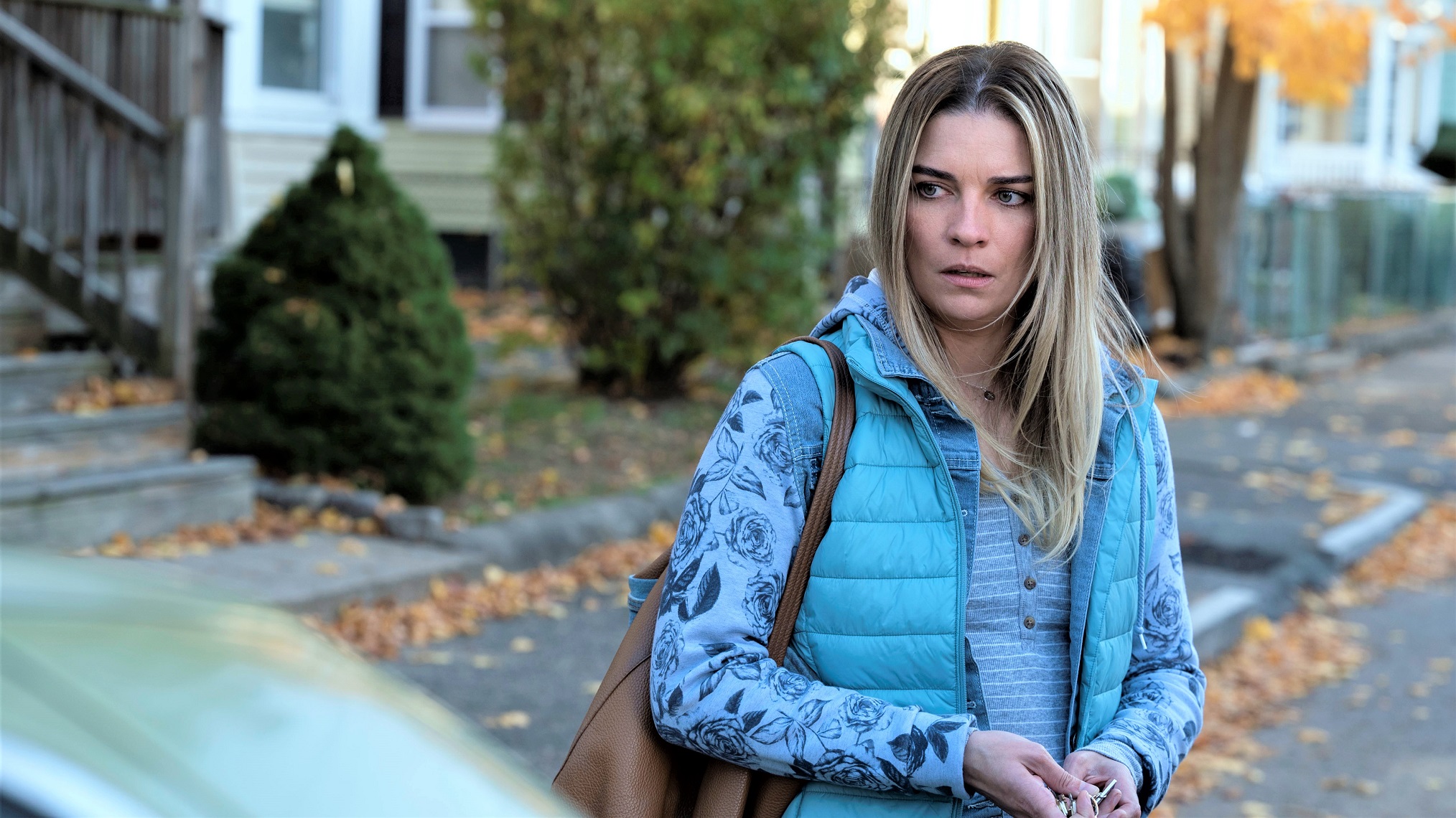 Kevin Can F Himself Streaming Annie Murphy Plays a Murderous Wife in 'Kevin Can F*** Himself's First