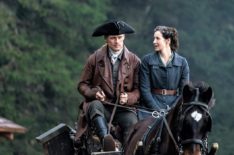 'Outlander' Stars Sam Heughan & Caitriona Balfe Return to Set for Season 6 in Starz First Look (VIDEO)