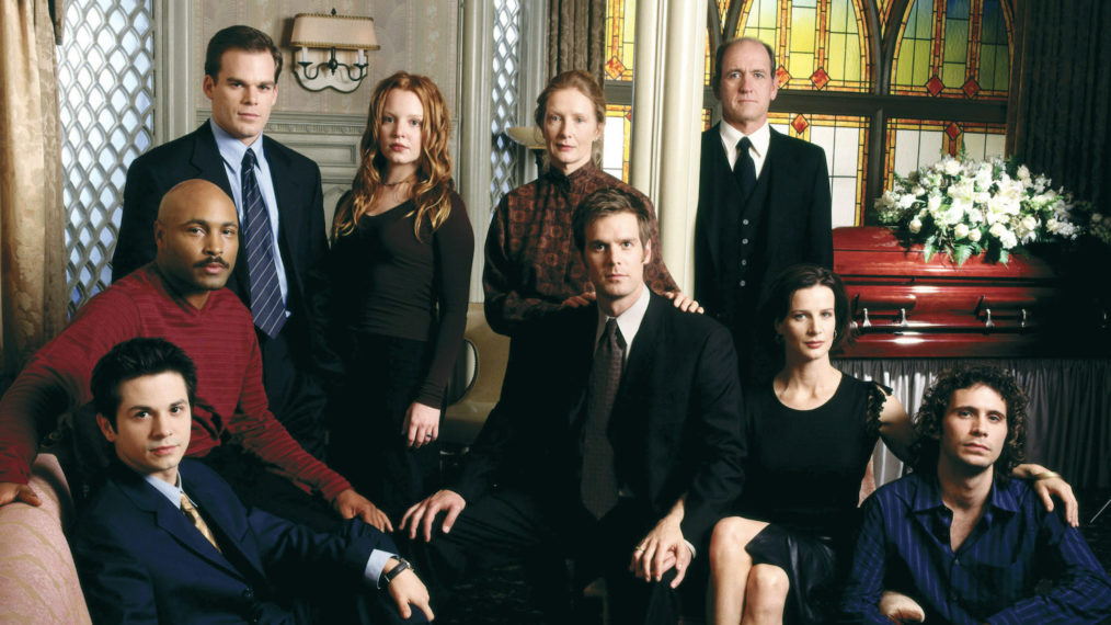 The cast of Six Feet Under - Freddy Rodriguez, Mathew St. Patrick, Michael C. Hall, Lauren Ambrose, Frances Conroy, Peter Krause, Richard Jenkins, Rachel Griffiths, Jeremy Sisto