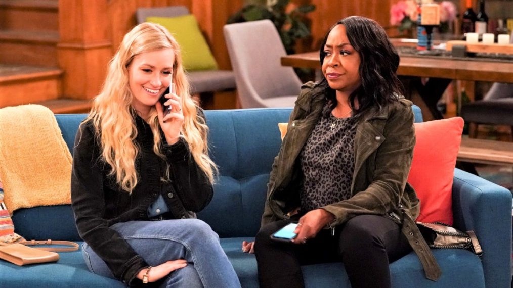 Beth Behrs and Tichina Arnold in The Neighborhood