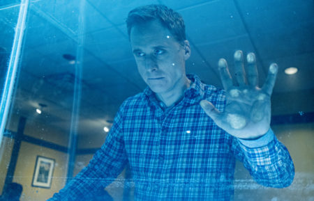 Alan Tudyk as Harry Vanderspeigle in Resident Alien - Season 1, 'The Green Glow'